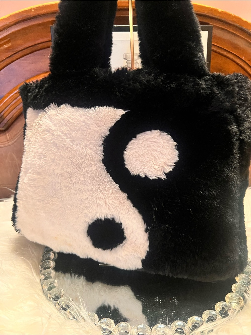 Faux Fur Yin Yang Black & Cream tote bag - Picture 6 of 10